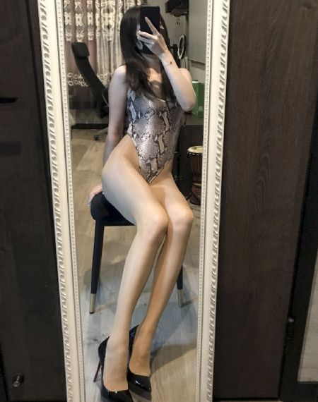 两男吮着她的花蒂尿上映时间-看看屋免费完整版高清