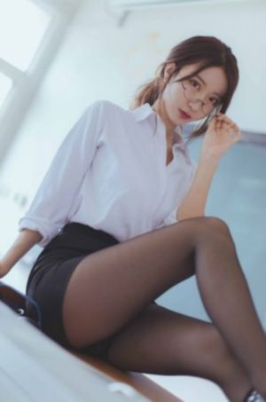 丝袜美女被c-全集高清视频网址大全